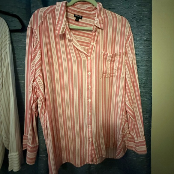 TORRID Set of 2 Textured Button-Up ShirtS - Picture 5 of 6